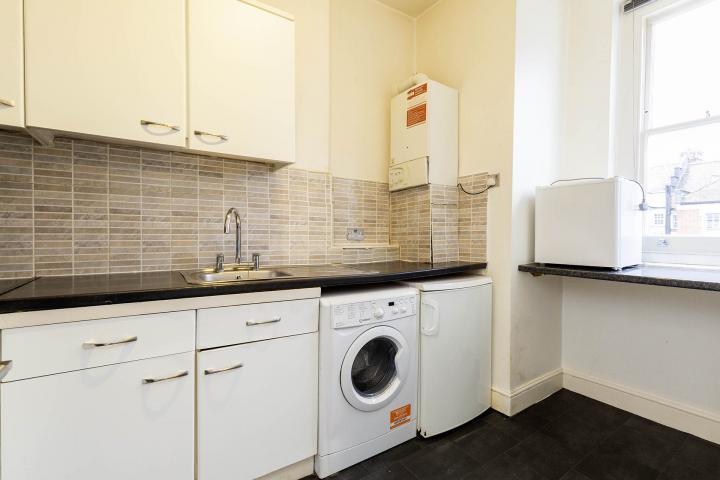 			1 Bedroom, 1 bath, 1 reception Flat			 Grosvenor Gardens, Willesden Green